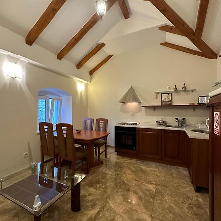 Old Town Apartments Trogir - Free Parking Bagian luar foto