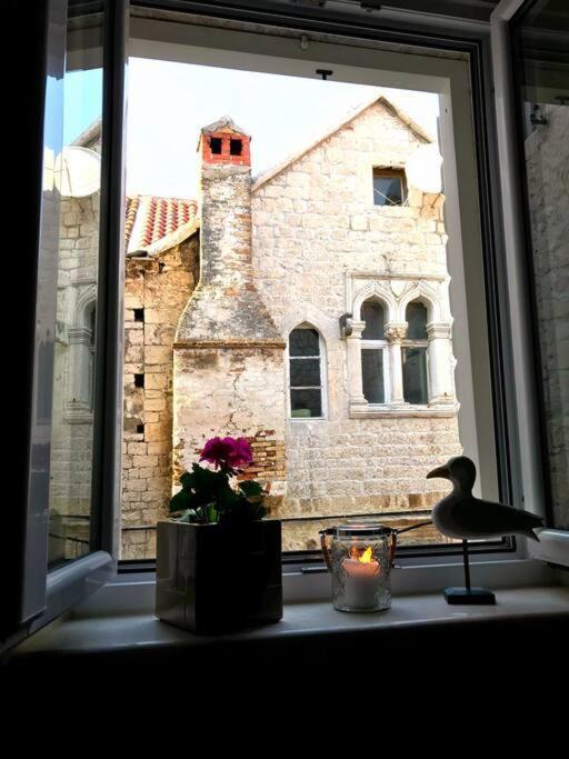Old Town Apartments Trogir - Free Parking Bagian luar foto