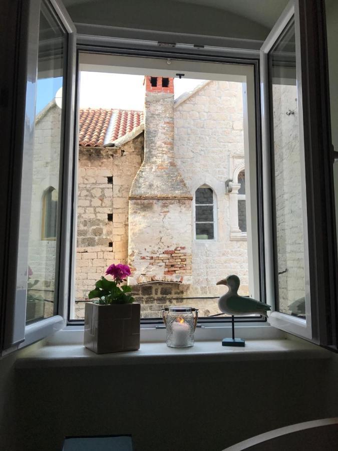 Old Town Apartments Trogir - Free Parking Bagian luar foto