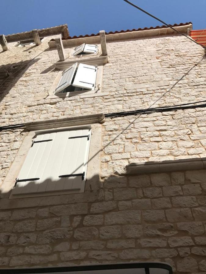 Old Town Apartments Trogir - Free Parking Bagian luar foto