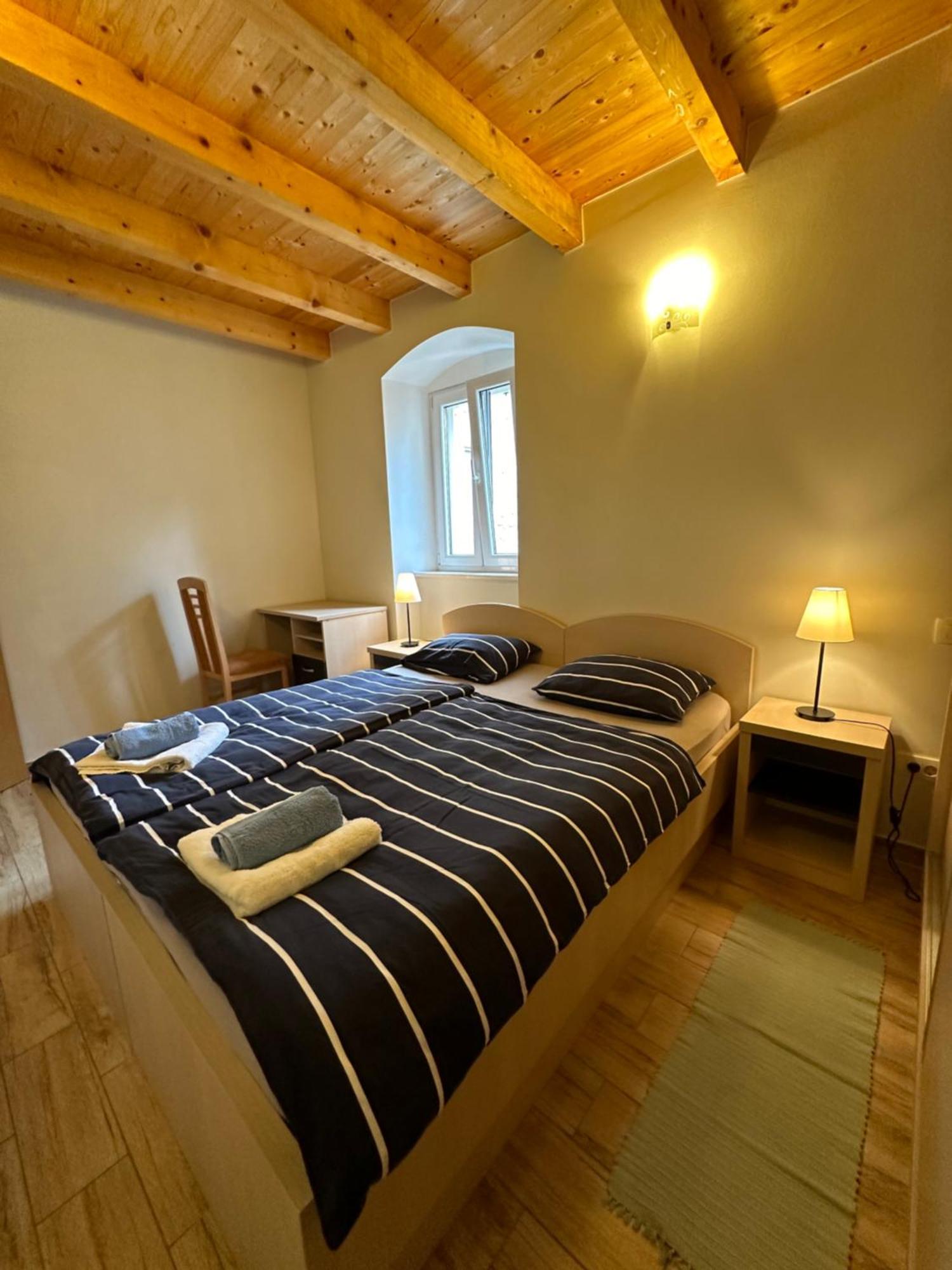 Old Town Apartments Trogir - Free Parking Bagian luar foto