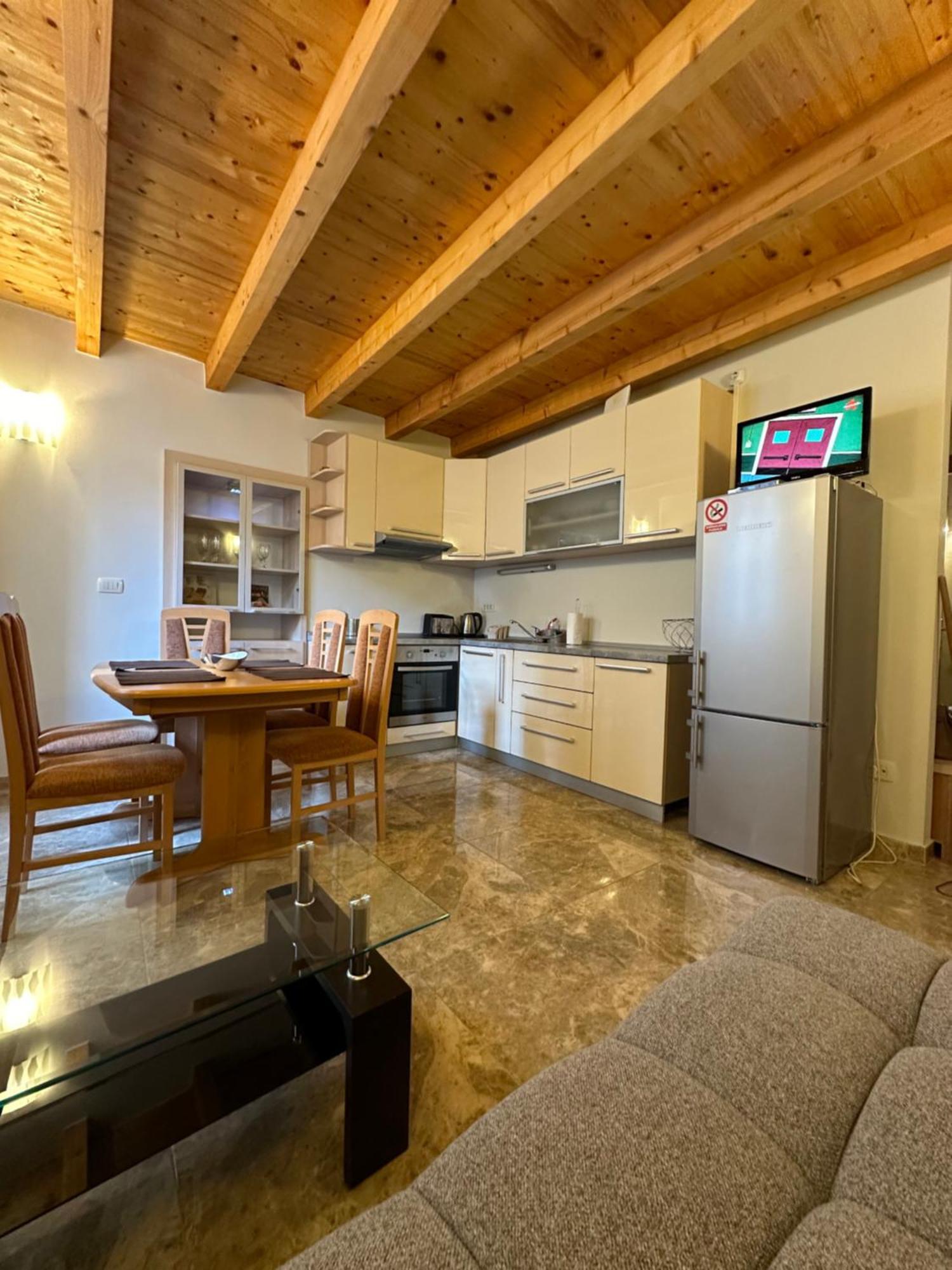 Old Town Apartments Trogir - Free Parking Bagian luar foto